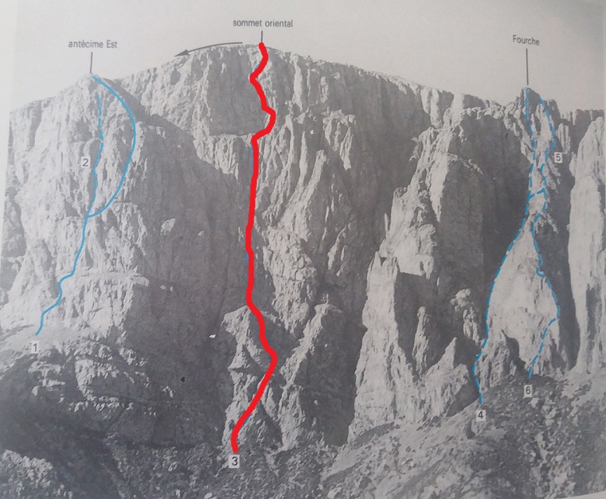 Aroudne ommet oriental face nord voie centrale
