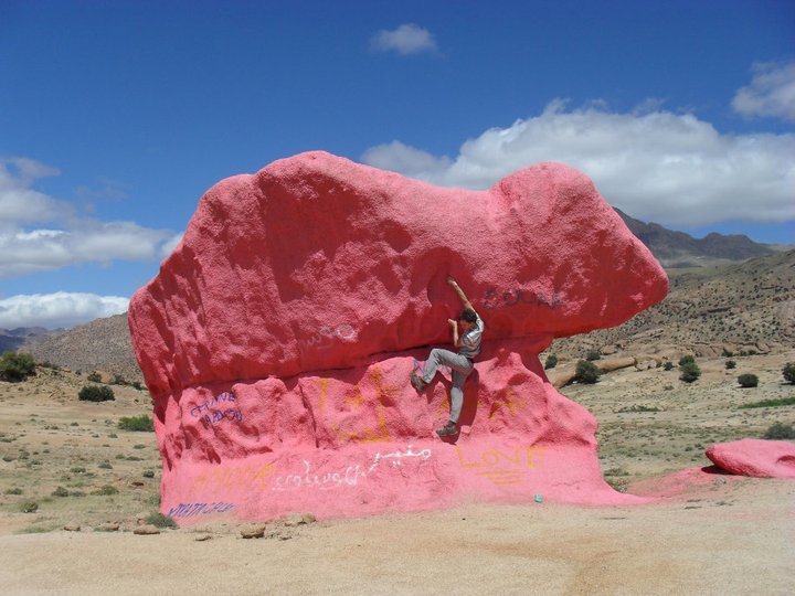 pink-boulder_tafraoute